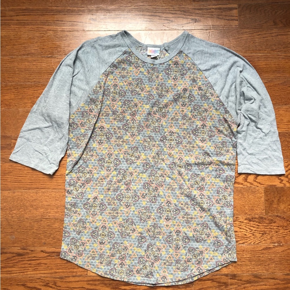 LulaRoe cropped sleeve shirt